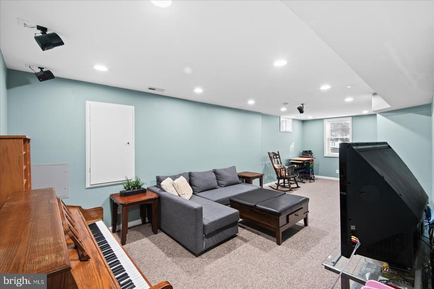 6822 Buck Lane photo 25