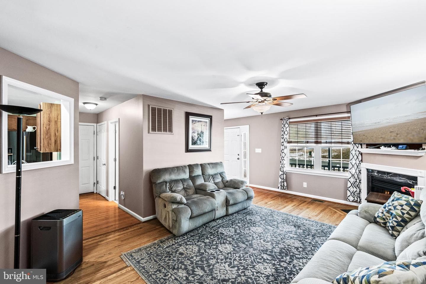 6822 Buck Lane photo 3