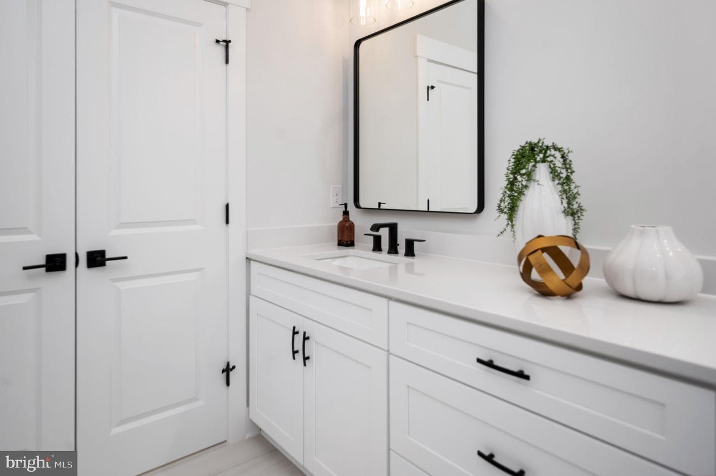 8601 Rosni Way photo 30