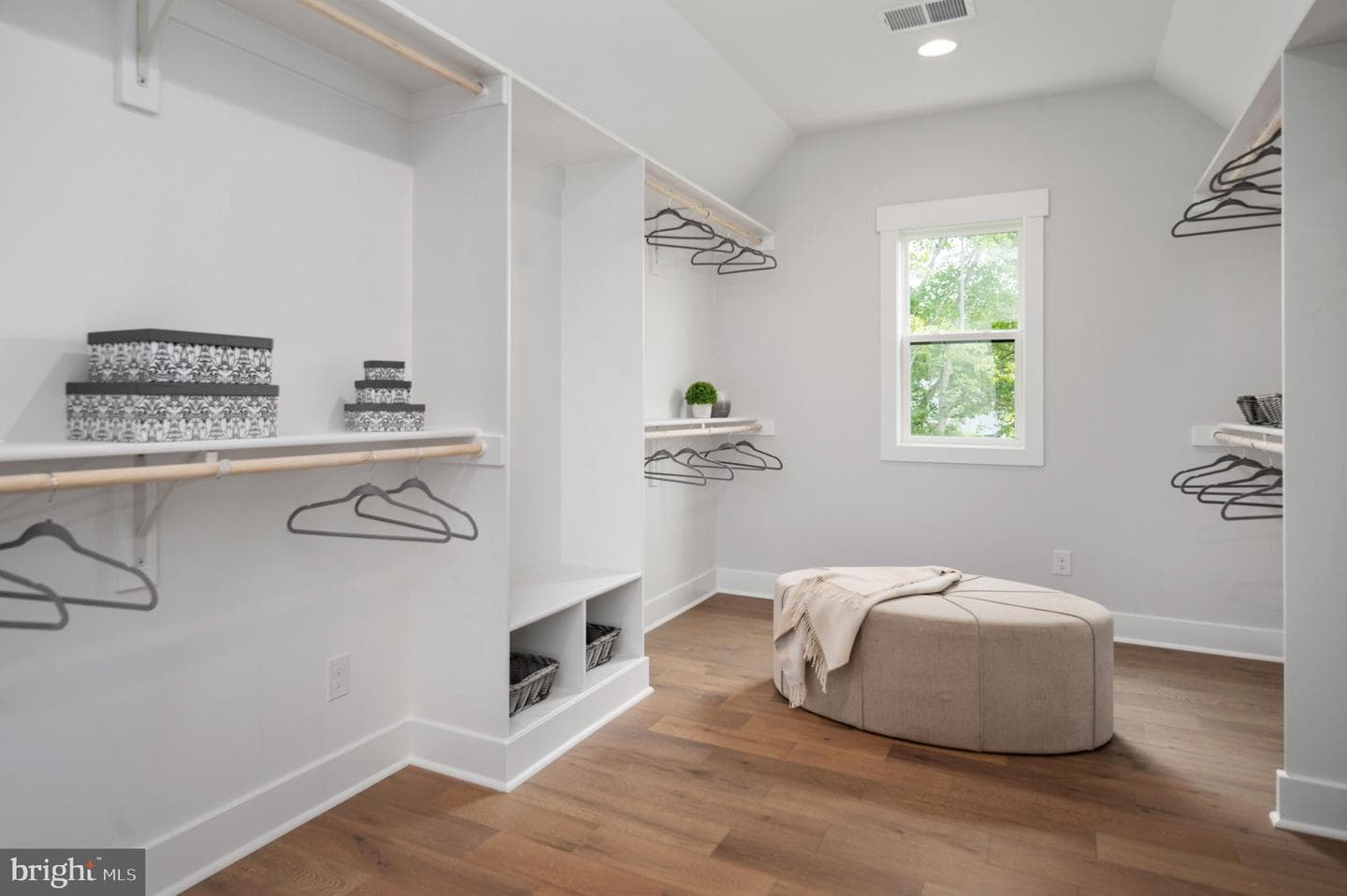 8601 Rosni Way photo 34