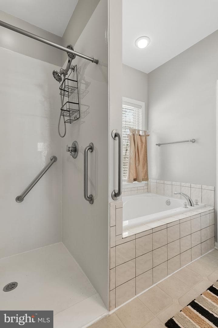 8 Noel Drive photo 25