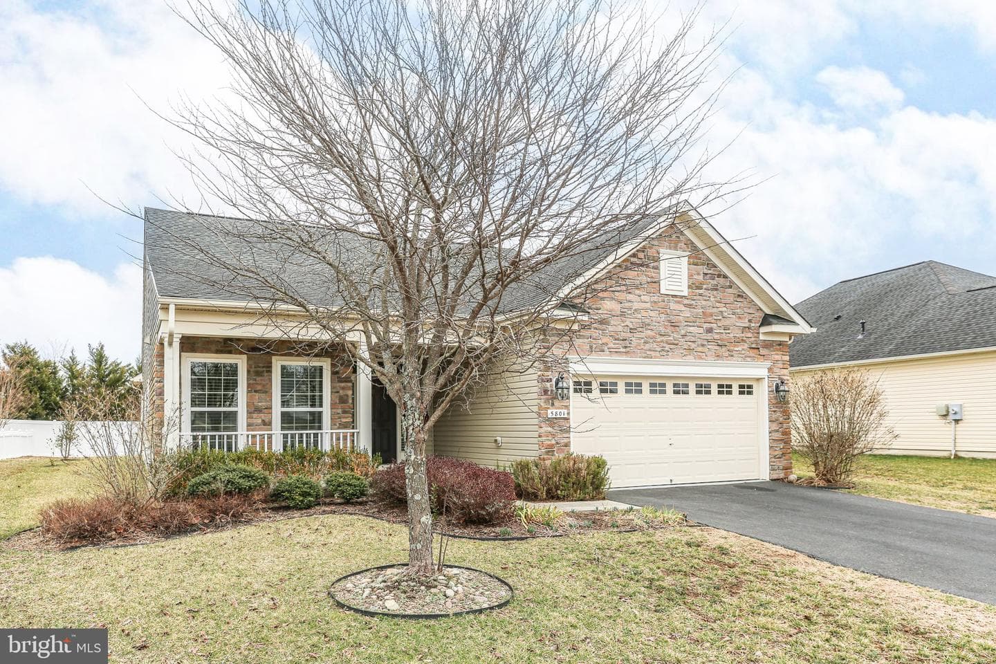 5801 S Mills Manor Court photo 2