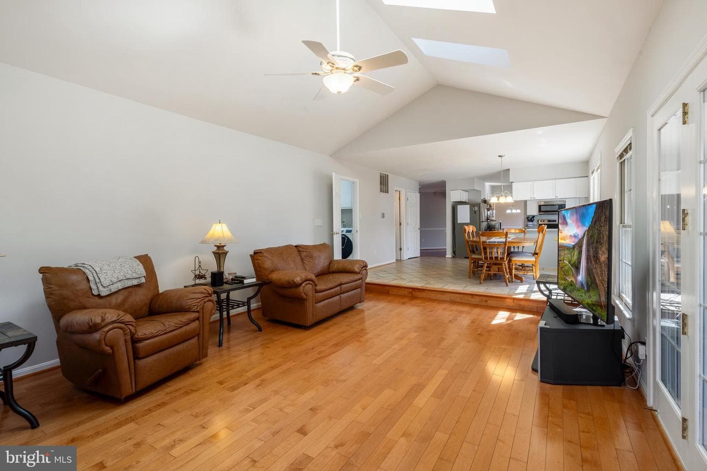 6014 Benevolent Street photo 22
