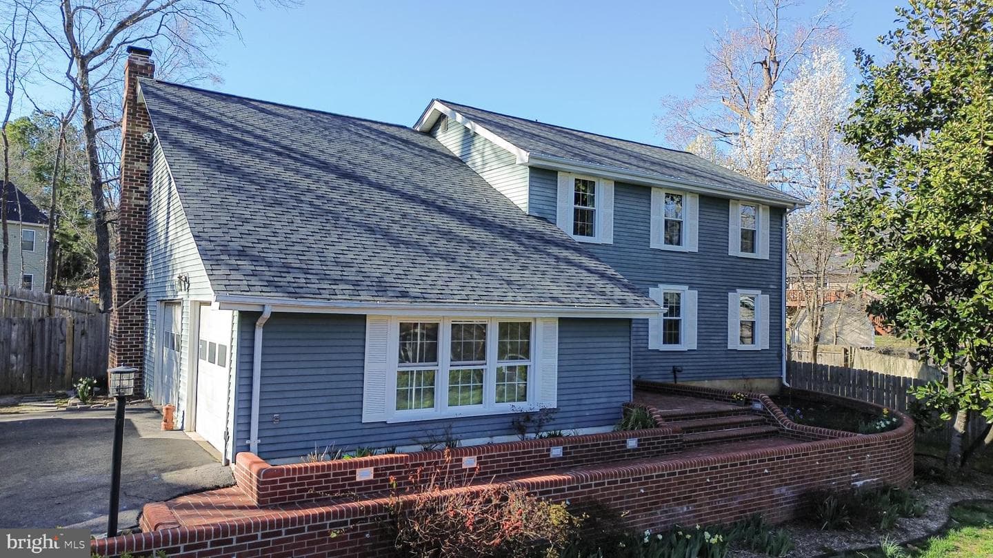 5 Pond Circle photo 2