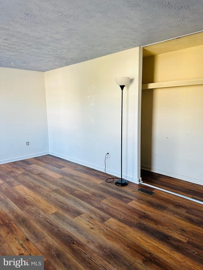 10115 Hillside Ln photo 10