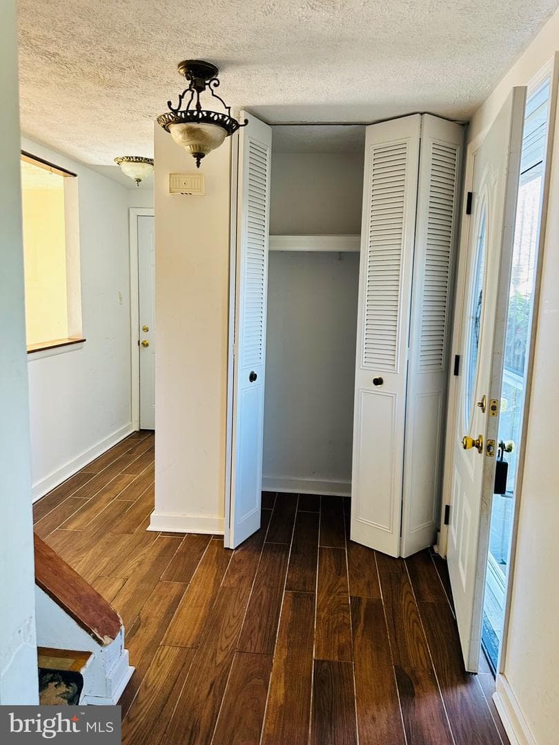 10115 Hillside Ln photo 12