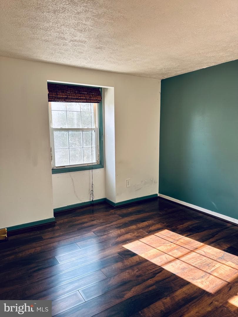 10115 Hillside Ln photo 17