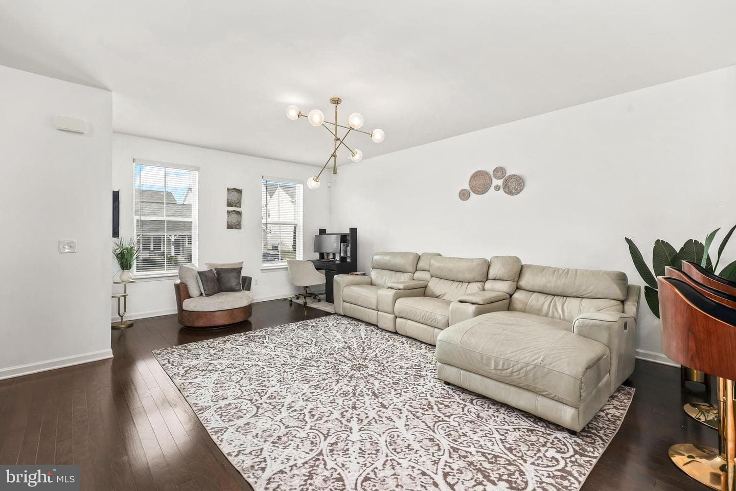 4811 Hicks Drive photo 4