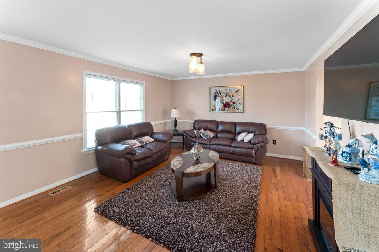 6907 Lakeland Way photo 13