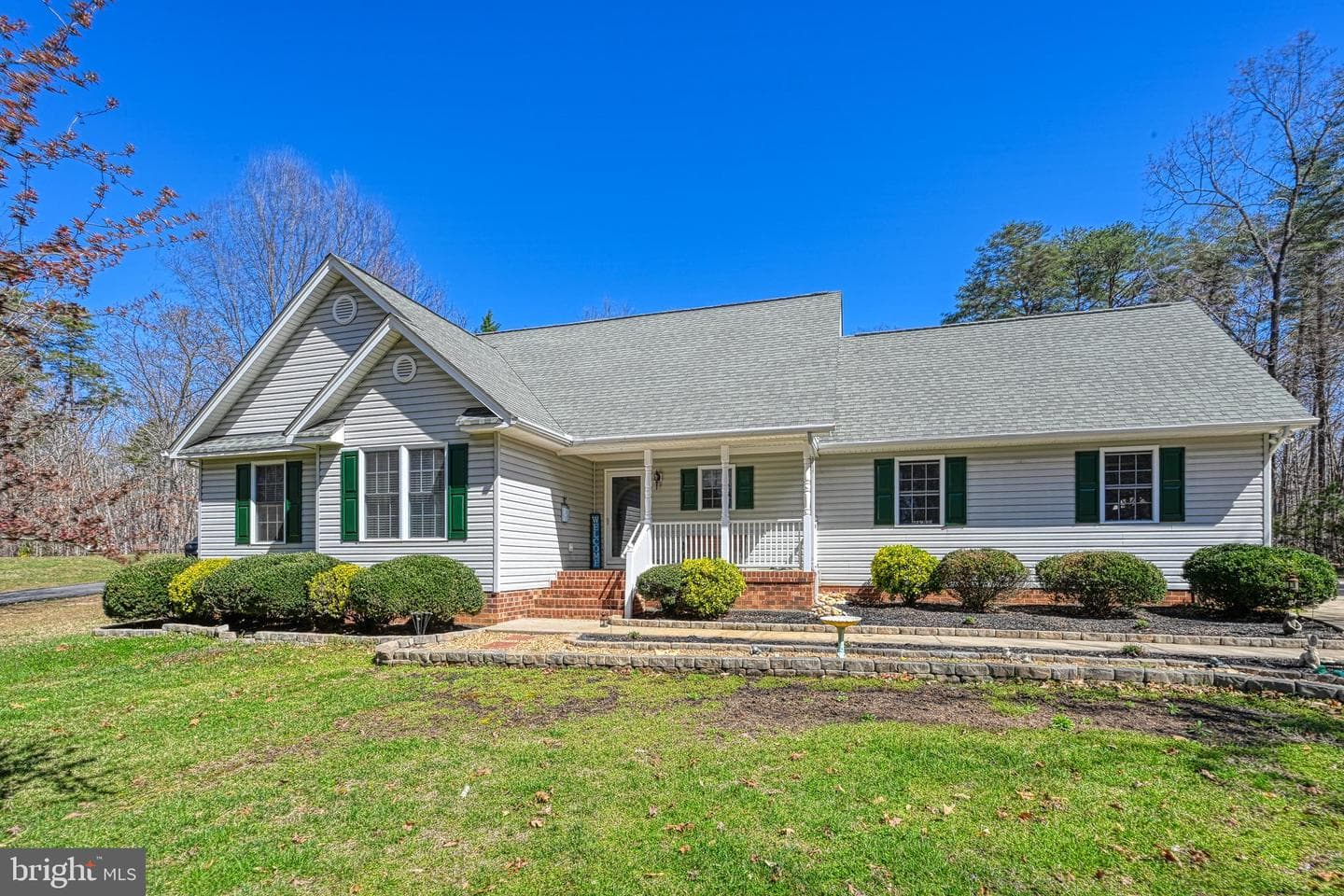 2513 Lakeside Woods Drive photo 2