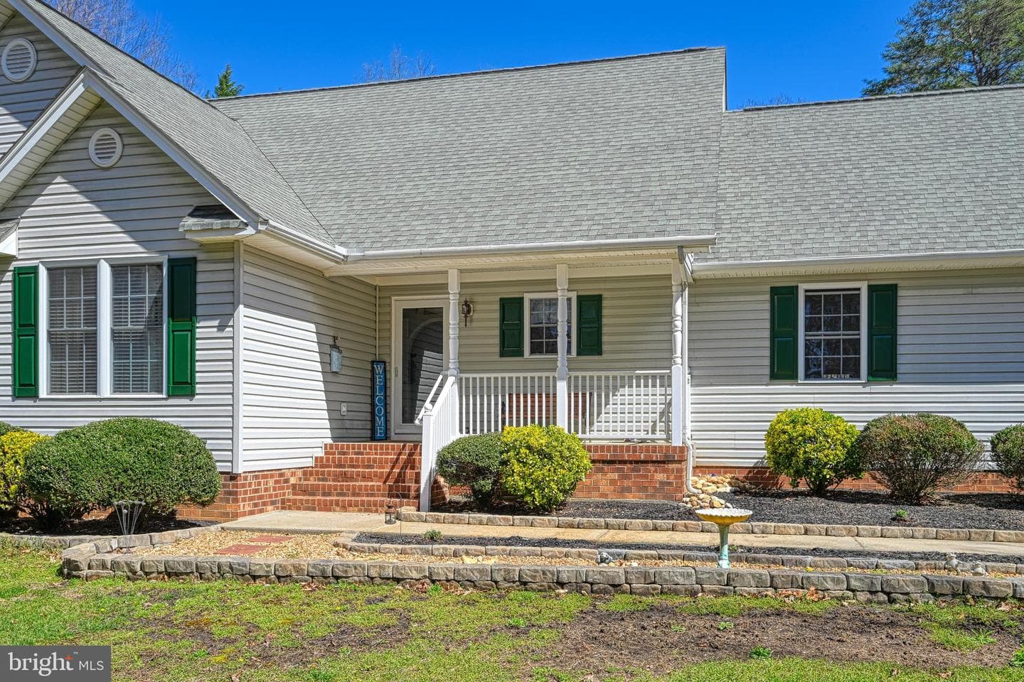 2513 Lakeside Woods Drive photo 3