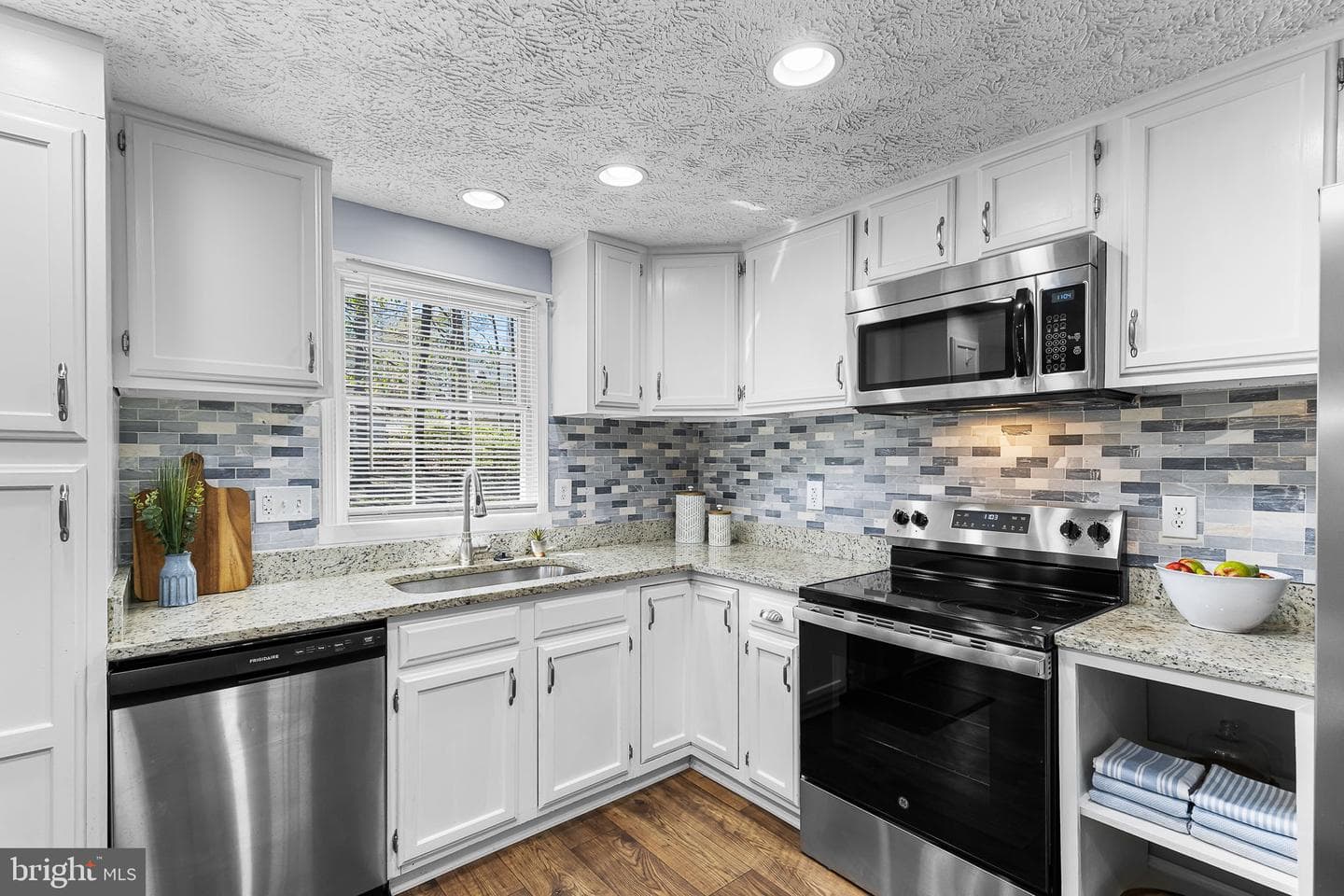 216 Hampton Drive photo 13