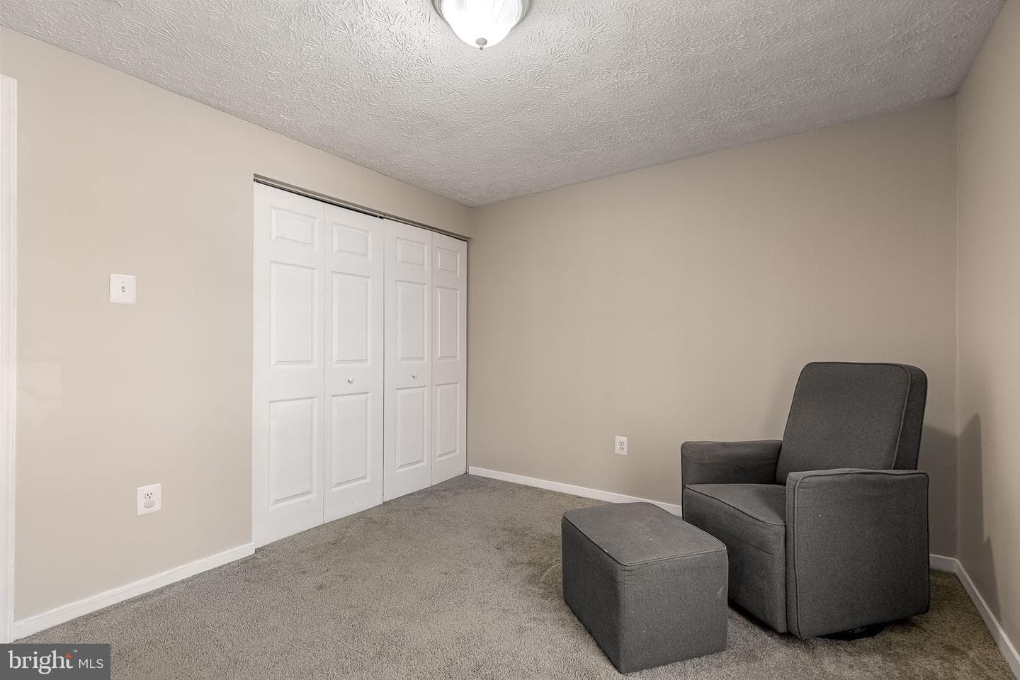 216 Hampton Drive photo 28