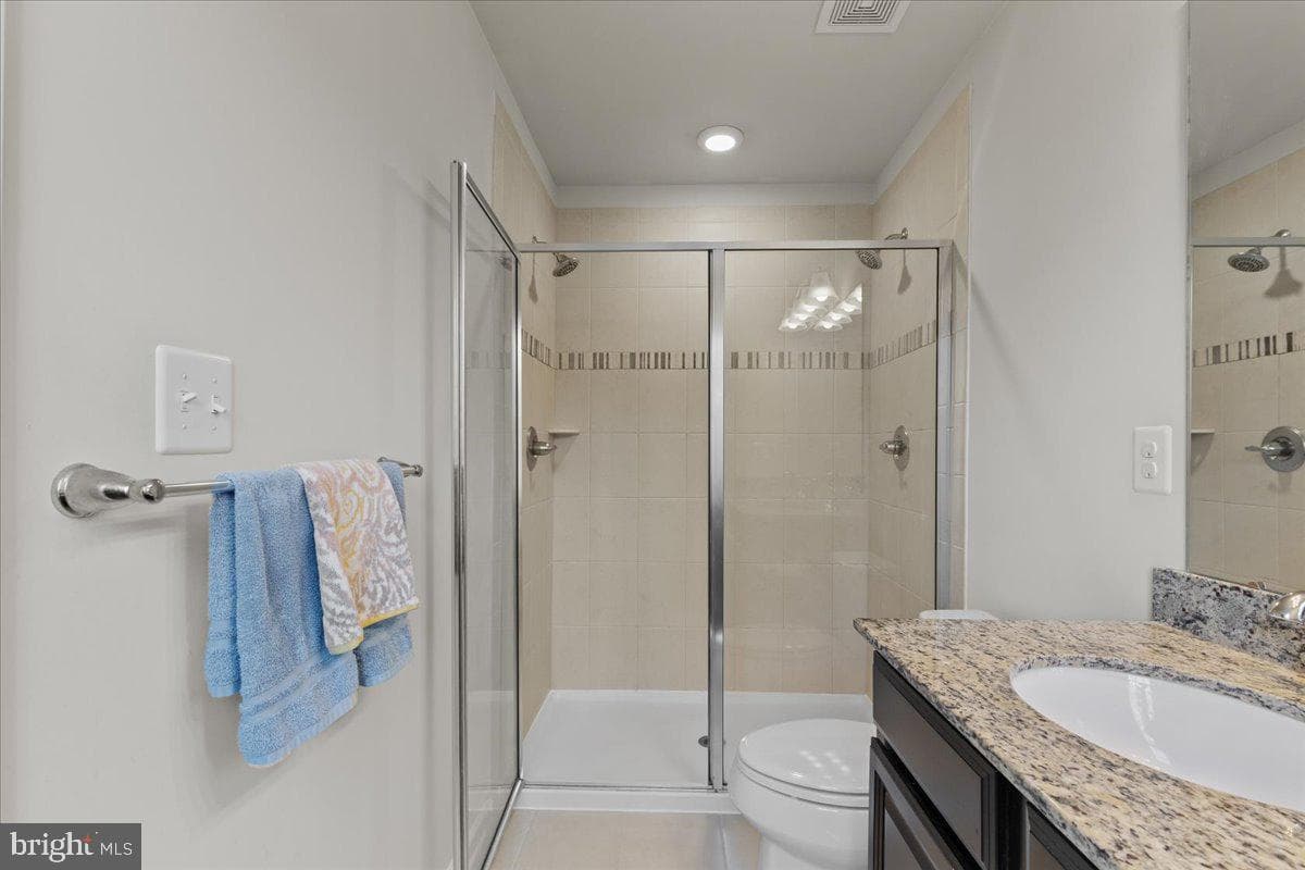 8605 Rosecrans Lane photo 22