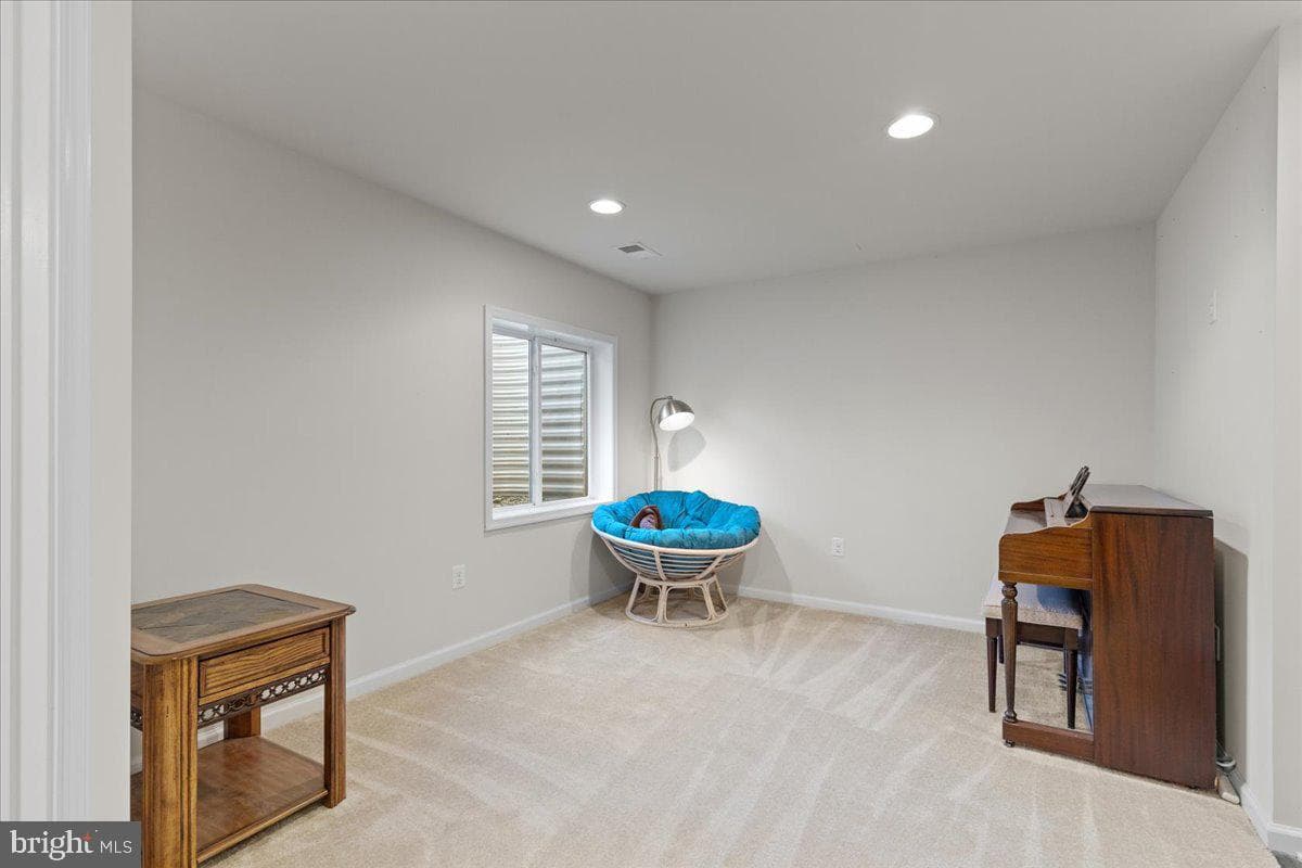 8605 Rosecrans Lane photo 29