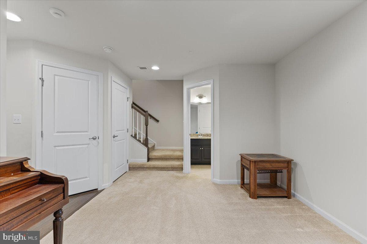 8605 Rosecrans Lane photo 30