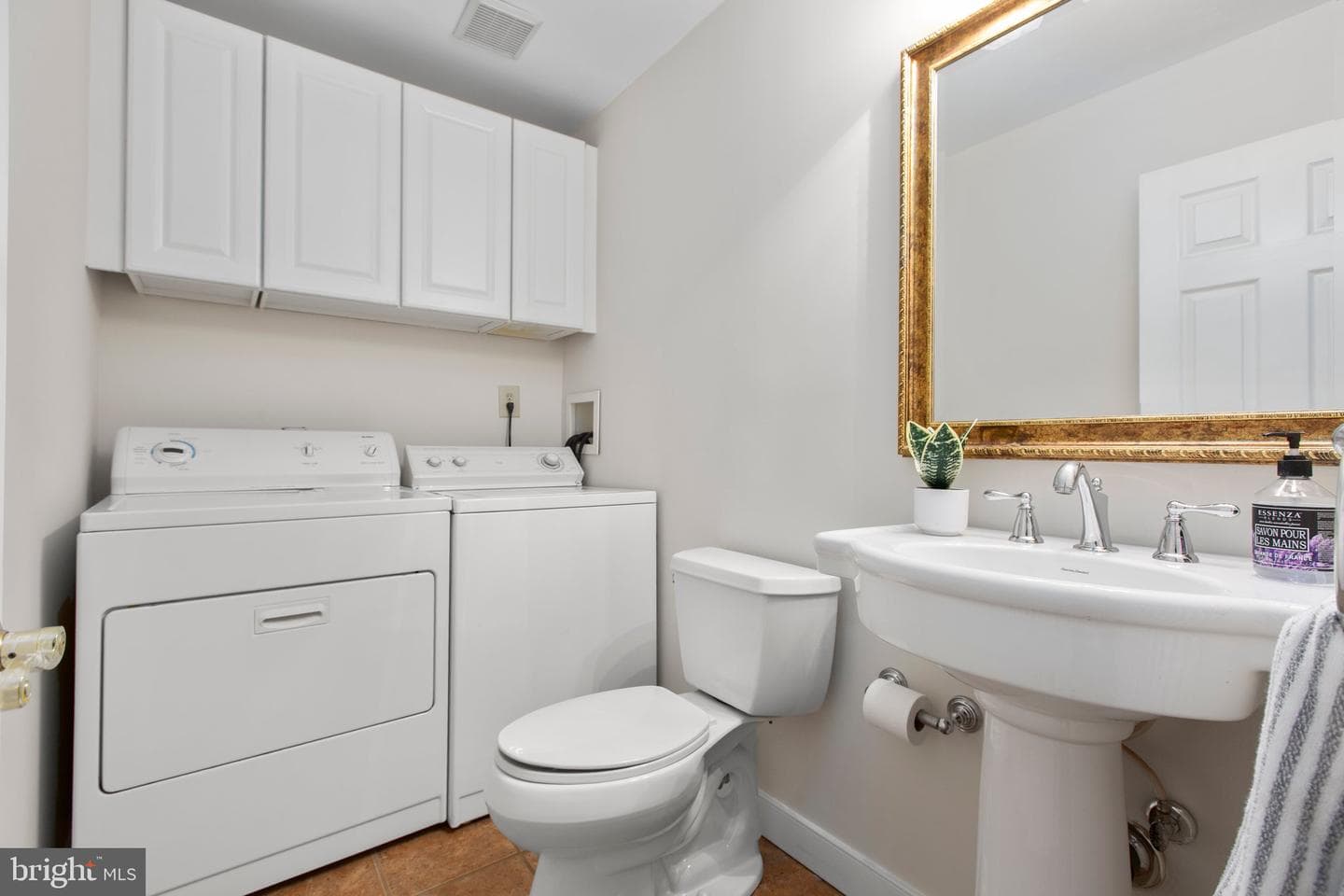 4 N Hill Court photo 27