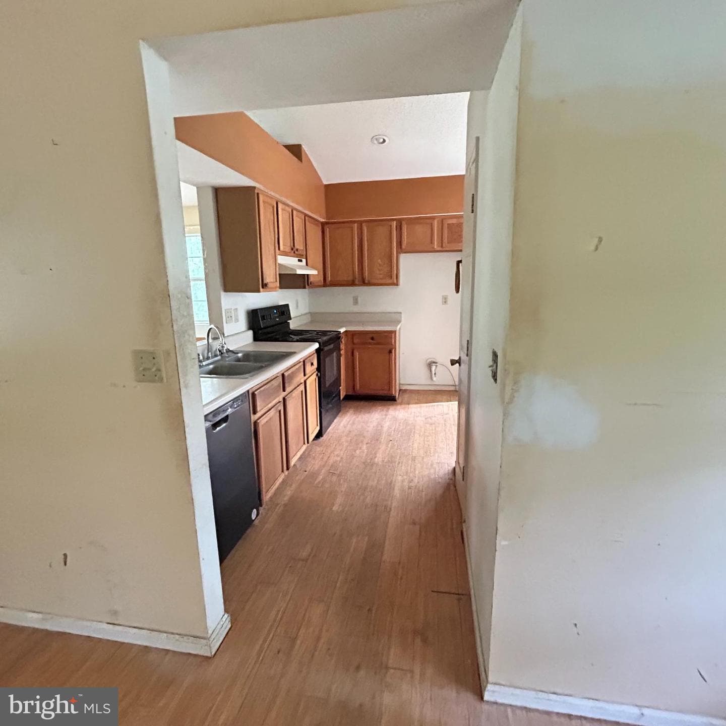5915 Bradley Lane photo 8
