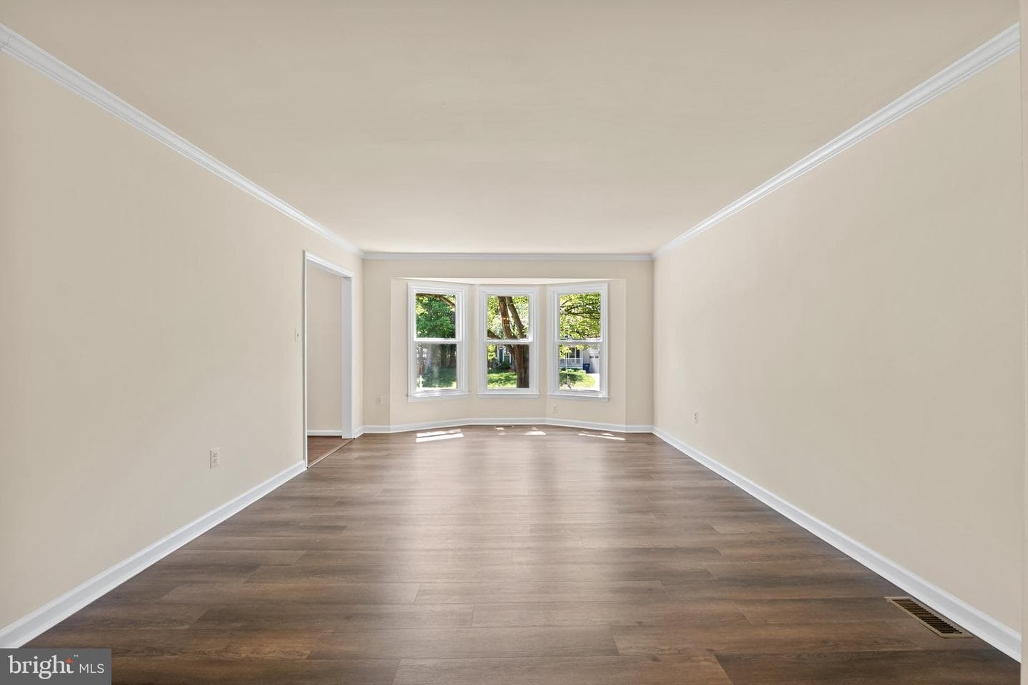 5015 Brookshire Court E photo 13