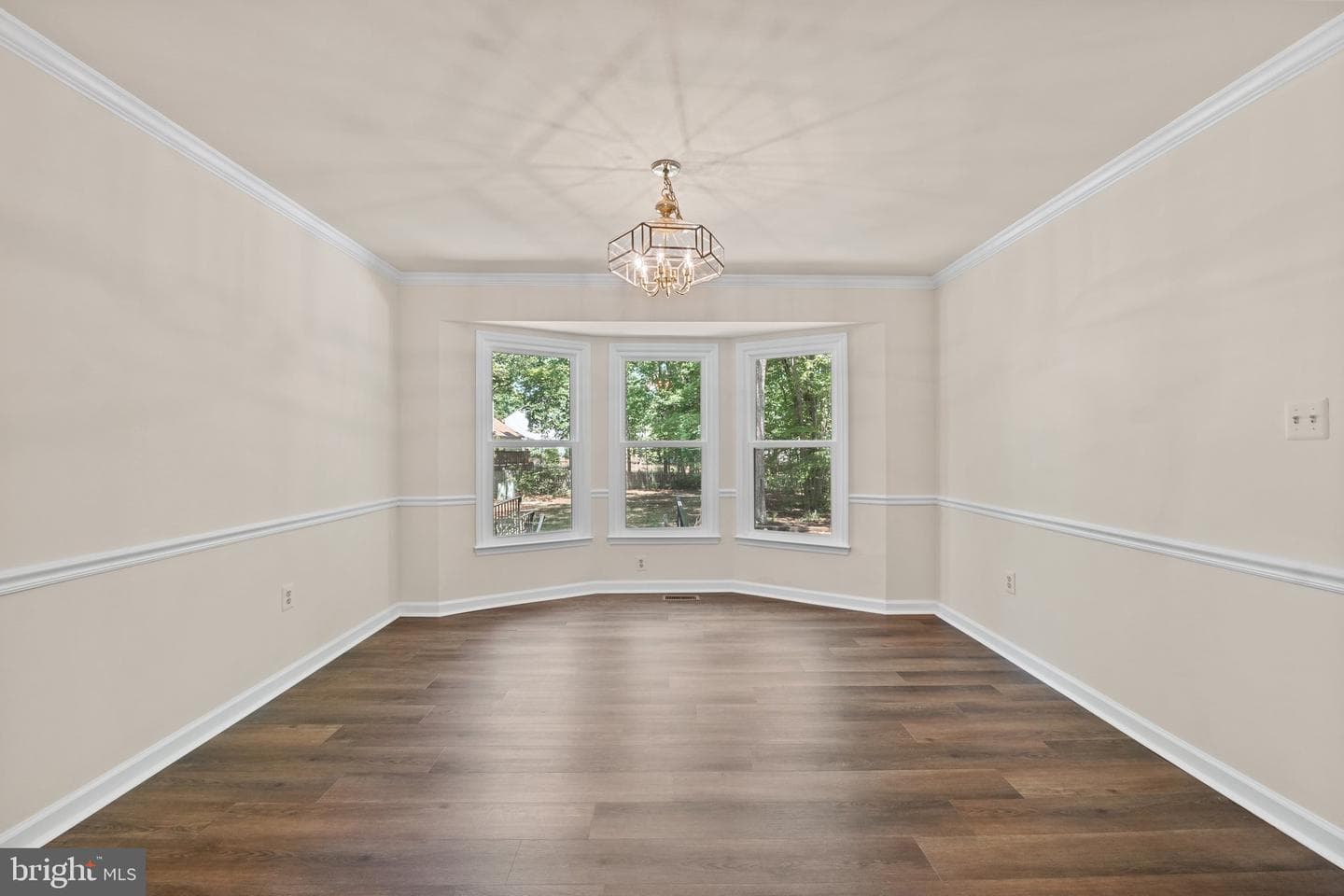 5015 Brookshire Court E photo 16