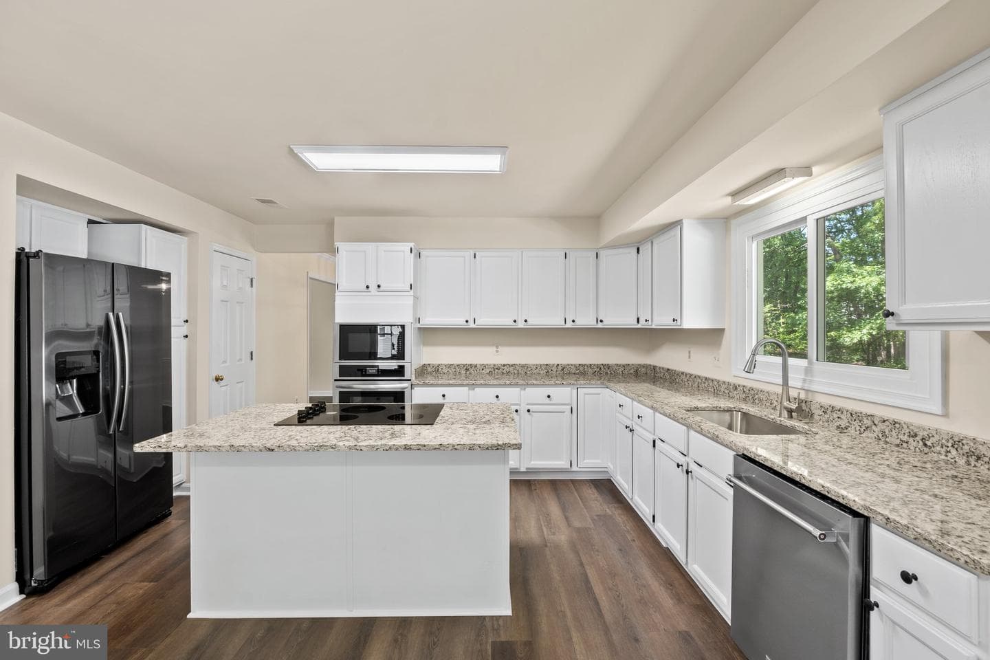 5015 Brookshire Court E photo 17