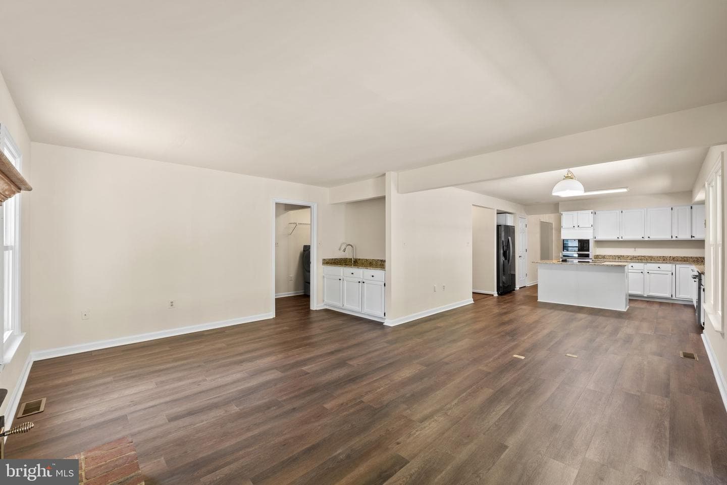 5015 Brookshire Court E photo 25
