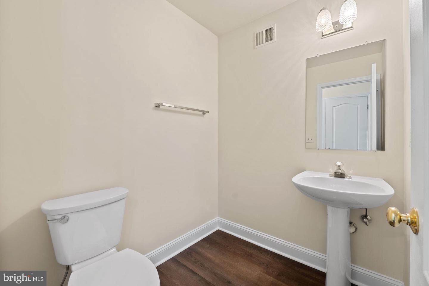 5015 Brookshire Court E photo 28
