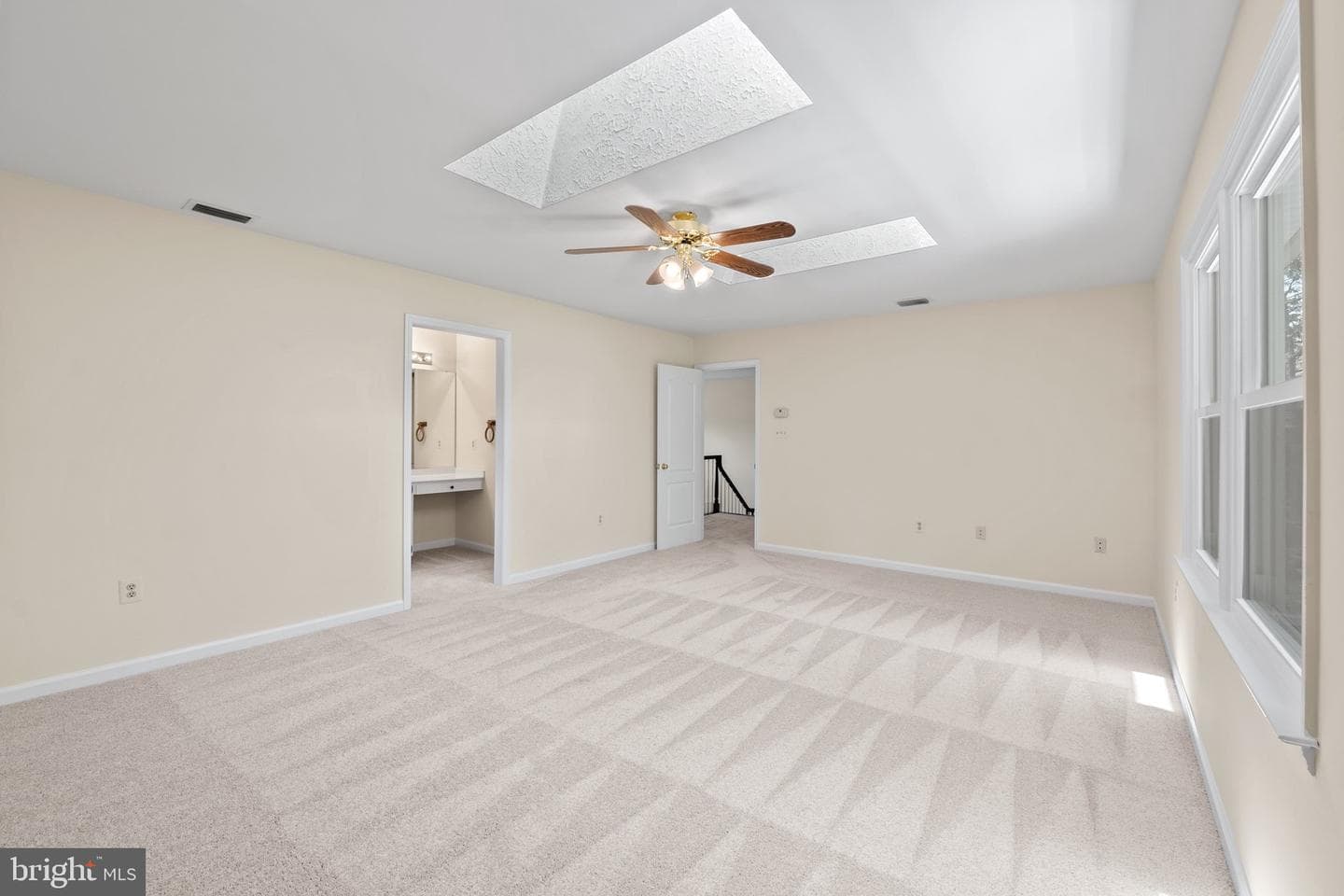 5015 Brookshire Court E photo 34