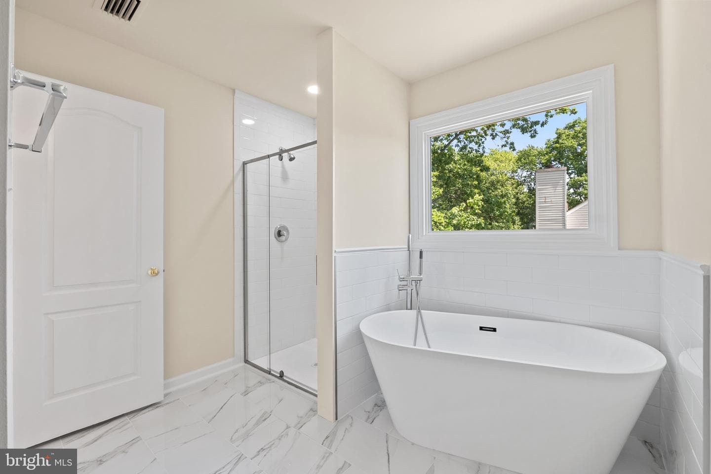 5015 Brookshire Court E photo 36