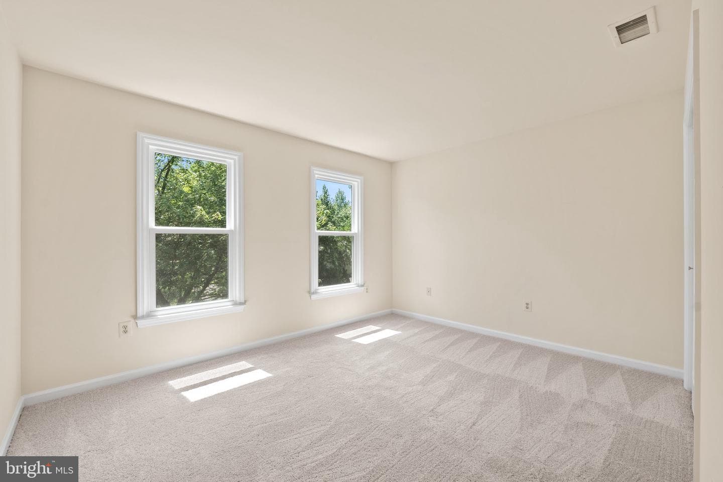 5015 Brookshire Court E photo 39