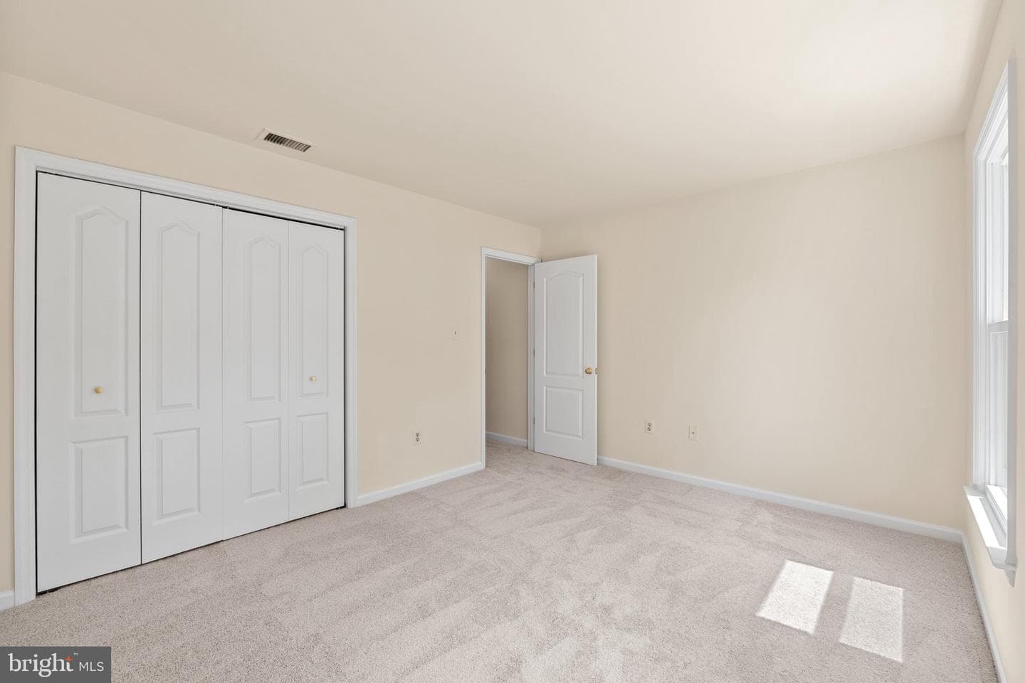 5015 Brookshire Court E photo 40