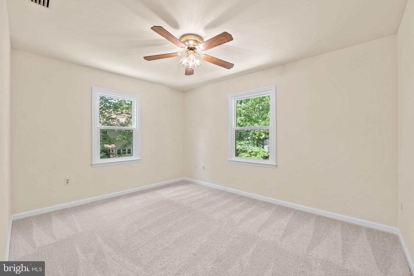 5015 Brookshire Court E photo 42
