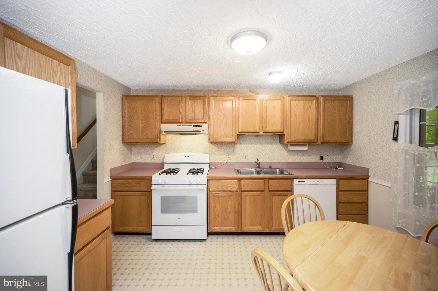 705 Churchill Drive photo 18