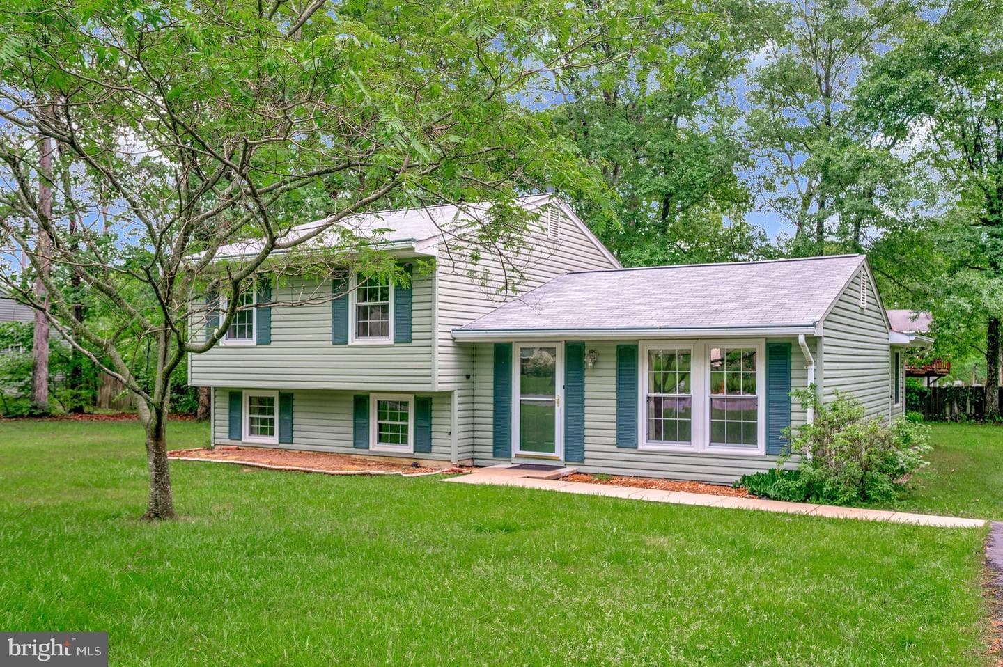 705 Churchill Drive photo 2