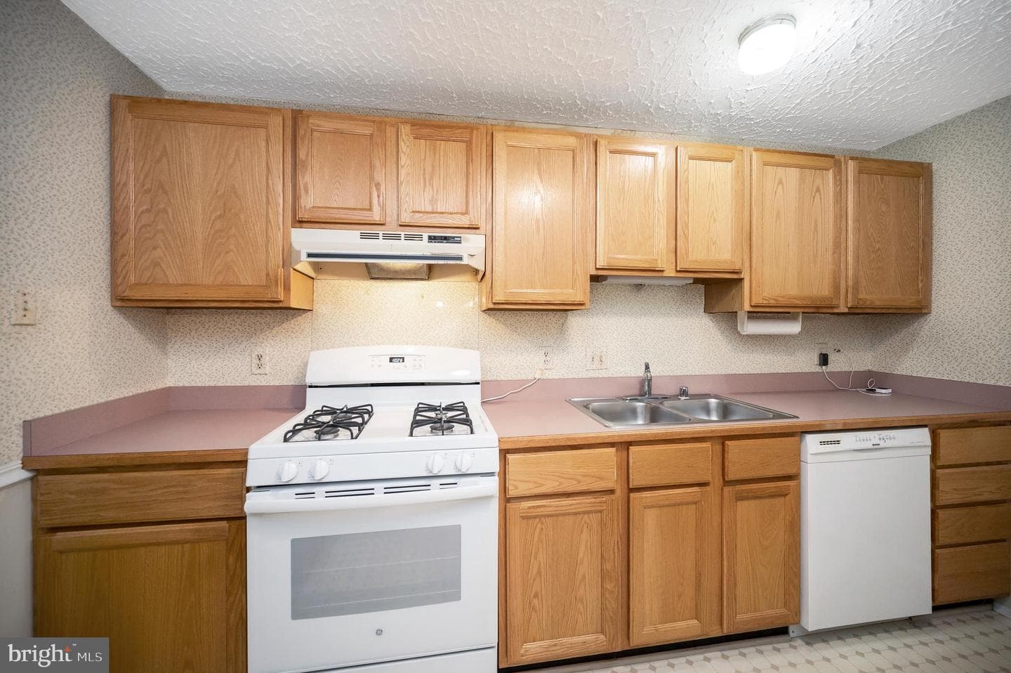 705 Churchill Drive photo 21