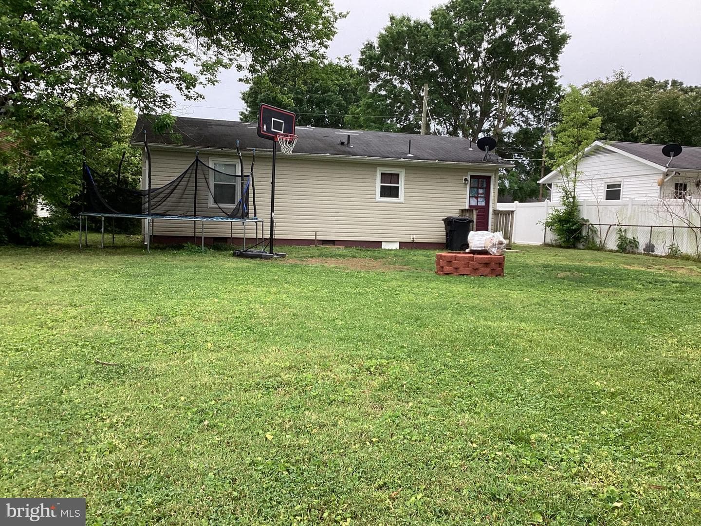 407 Hamilton Street photo 2