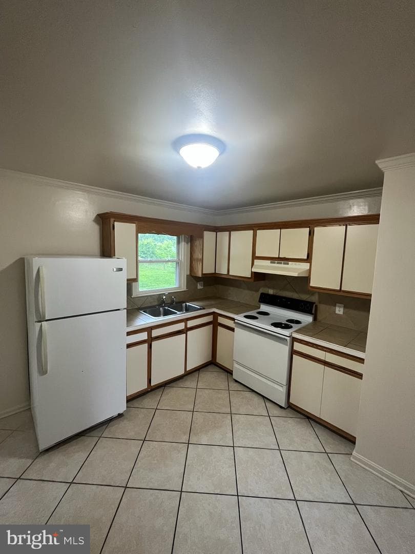 407 Hamilton Street photo 8