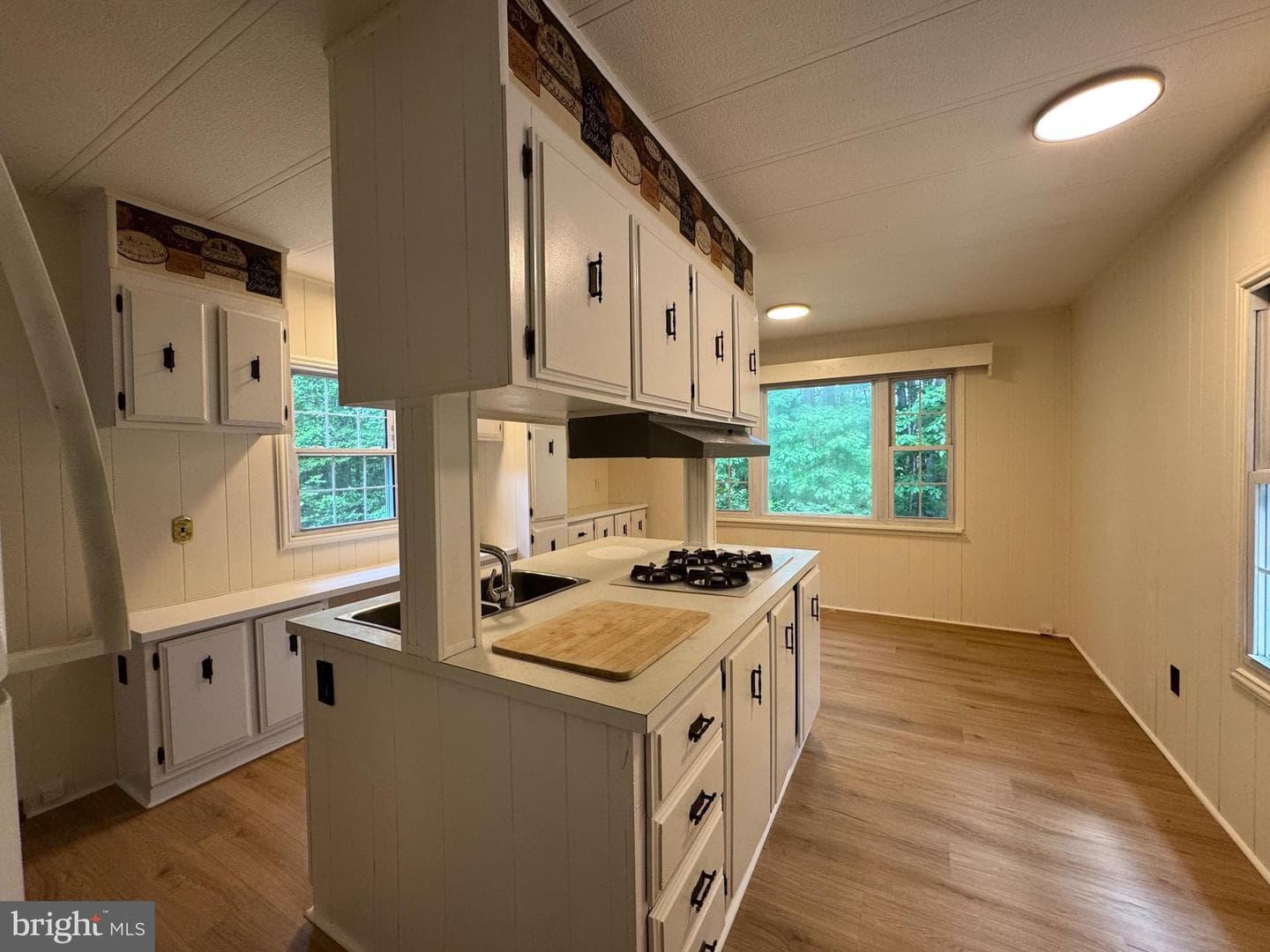 9216 Lawyers Road photo 5