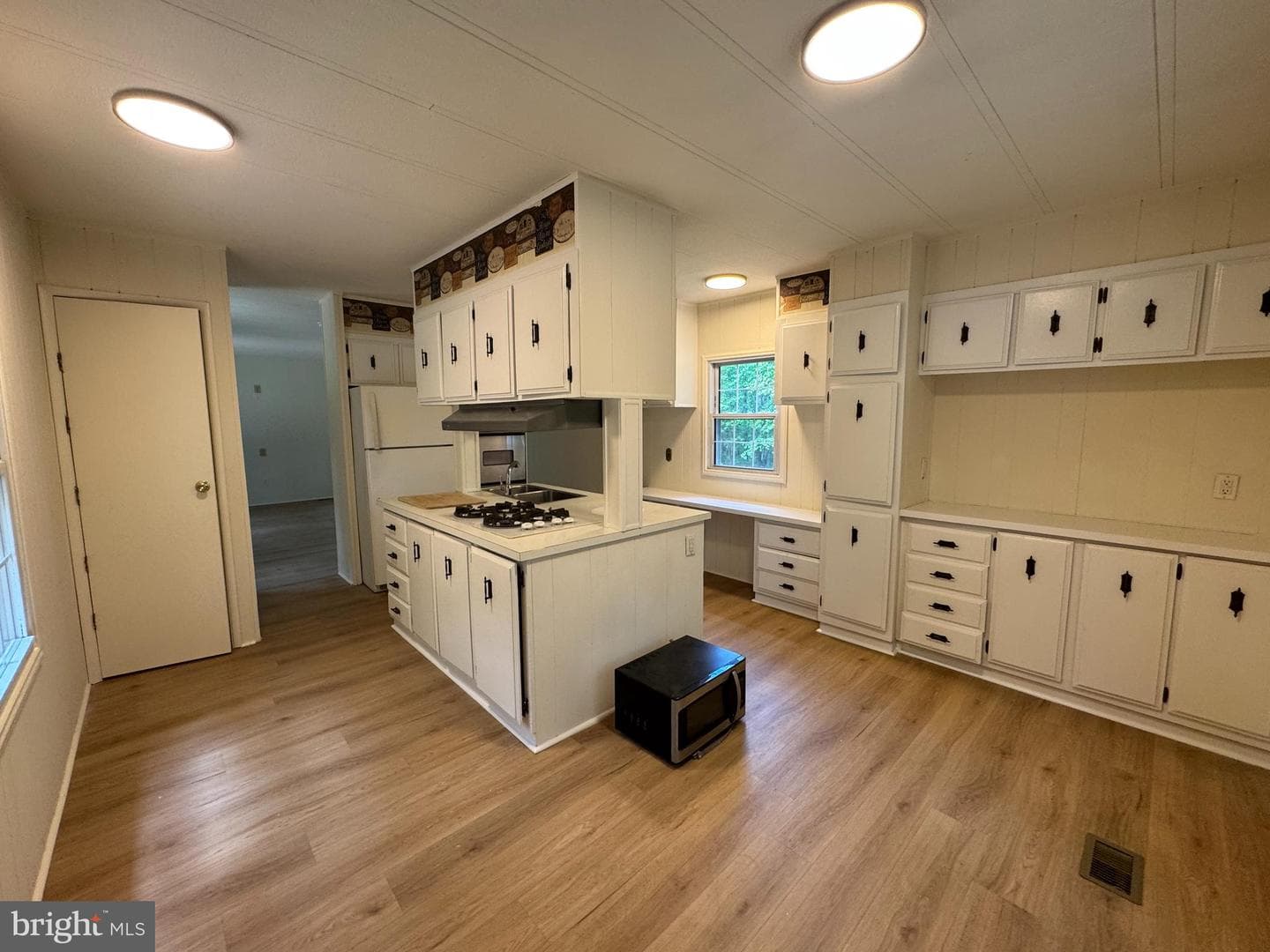 9216 Lawyers Road photo 6