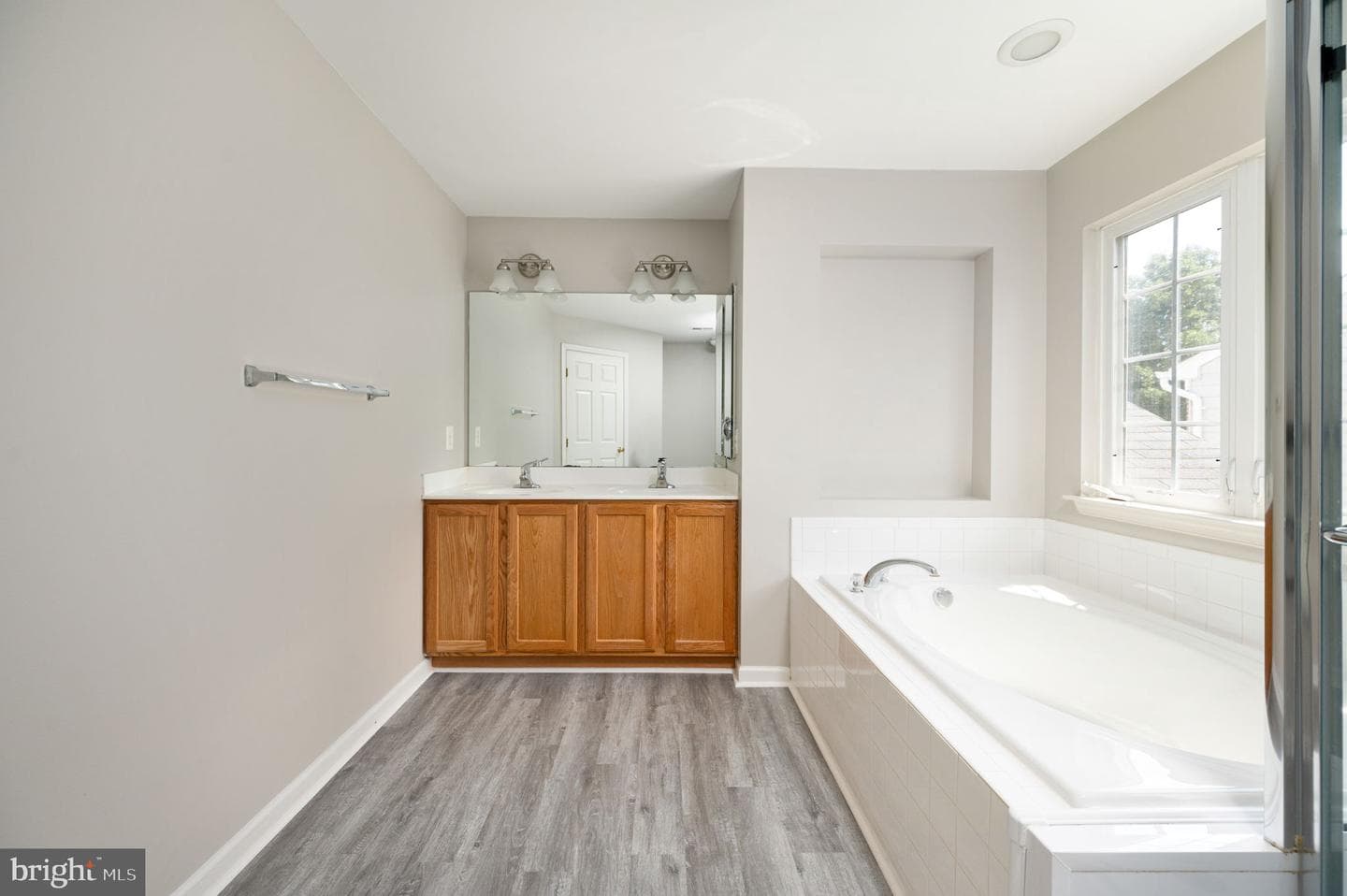 9333 Birch Cliff Drive photo 27