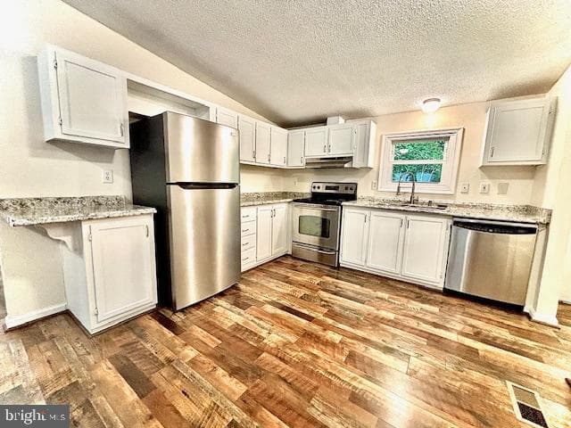 8410 Bettina photo 9