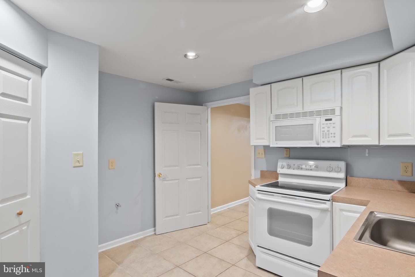 9913 Ashmeade Court photo 17