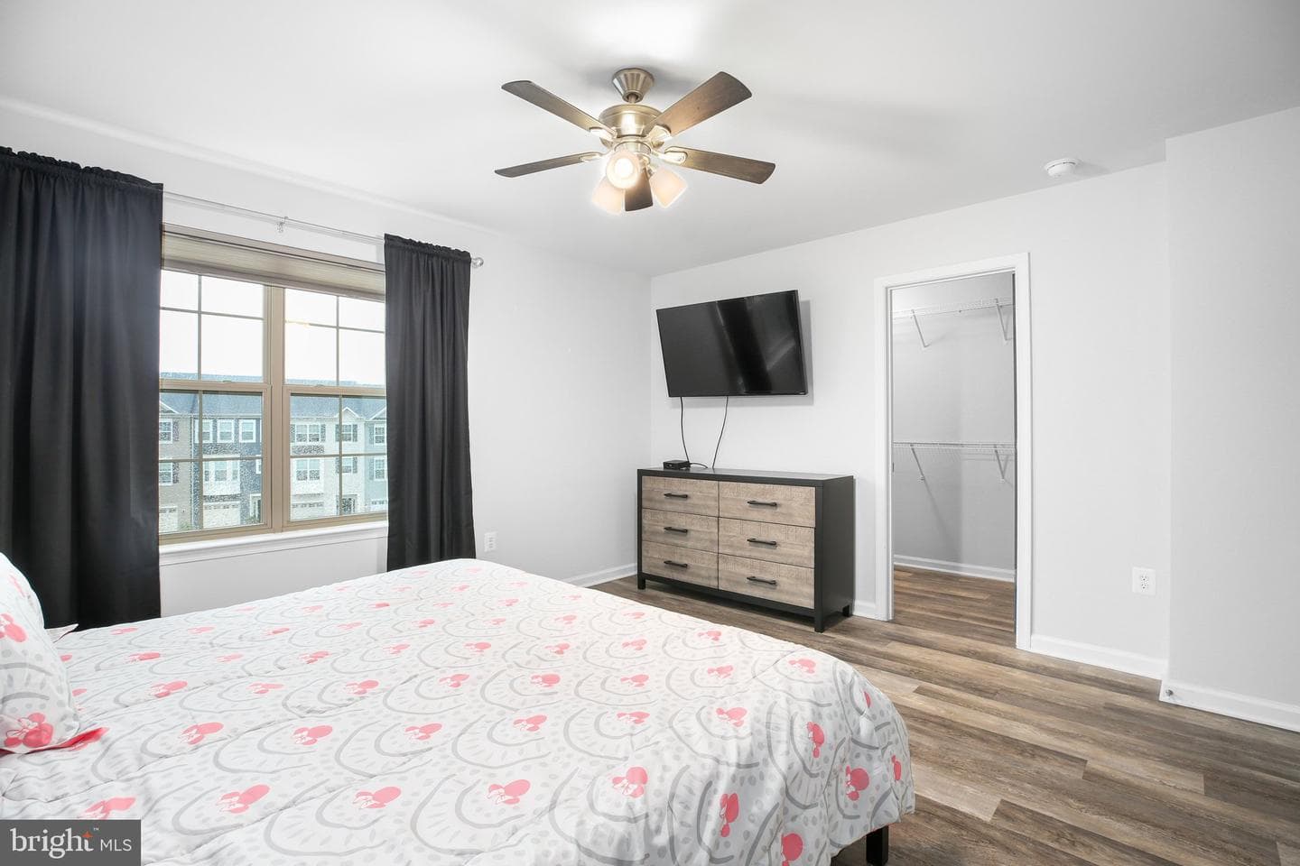 2327 Champions Way photo 17