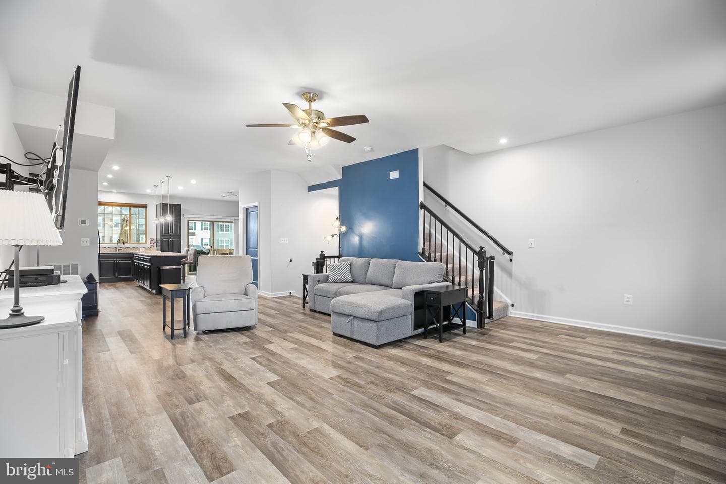 2327 Champions Way photo 8