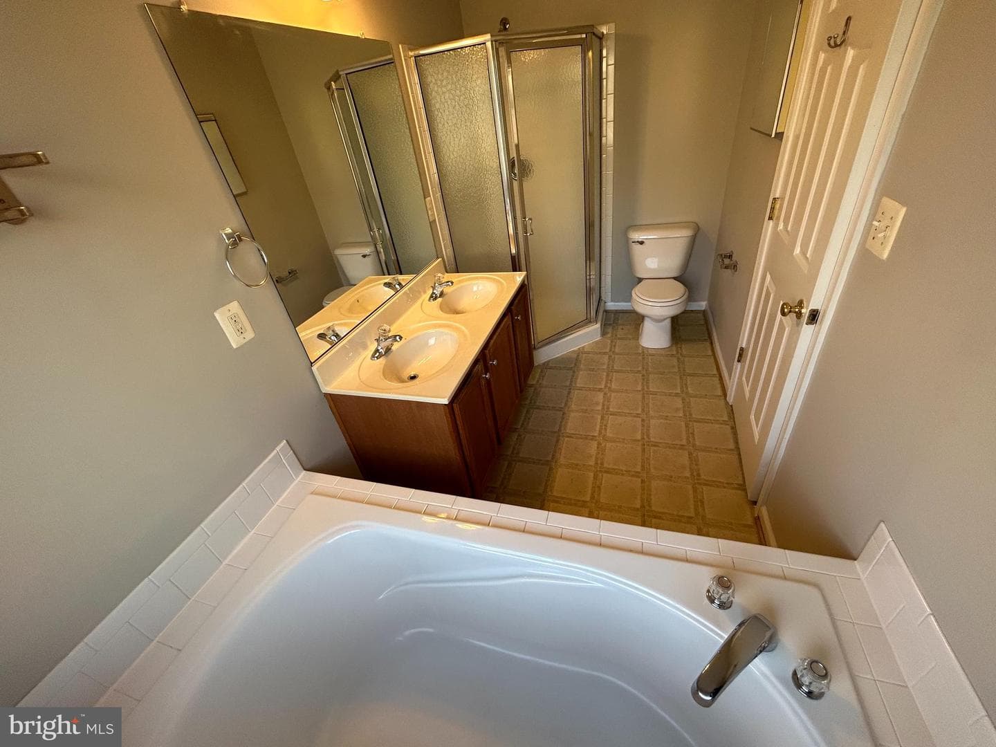 4213 Normandy Court photo 14
