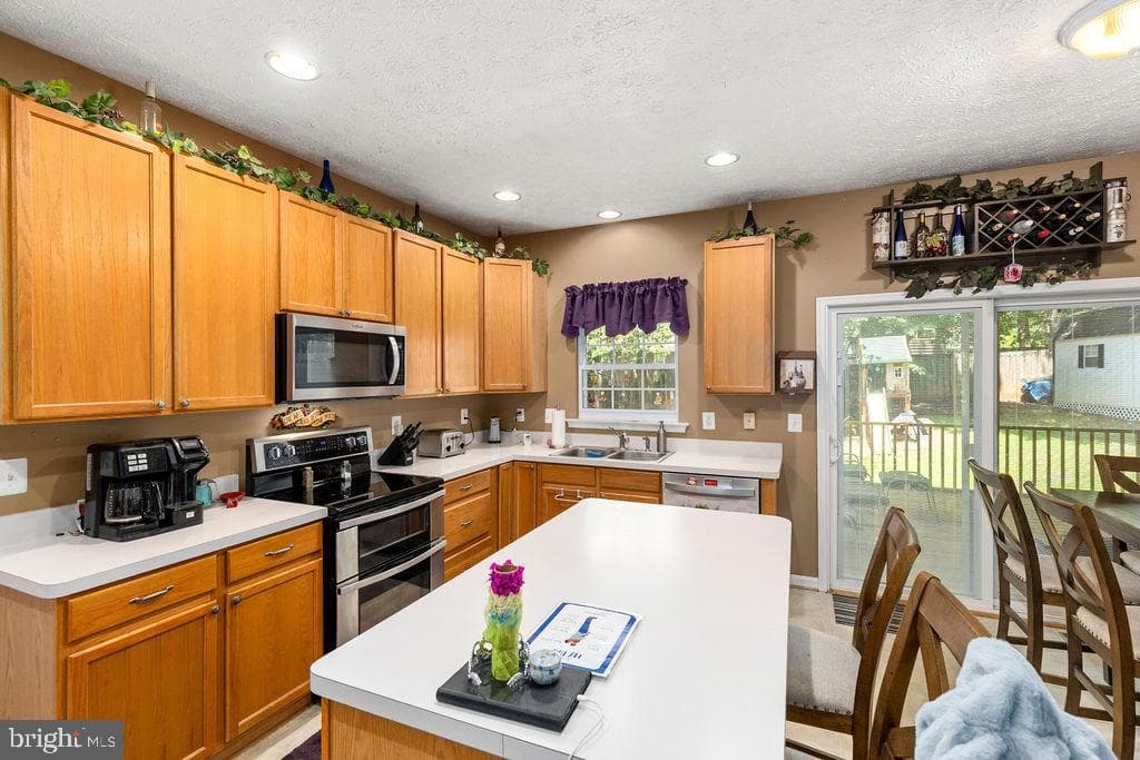 12407 Salient Lane photo 15