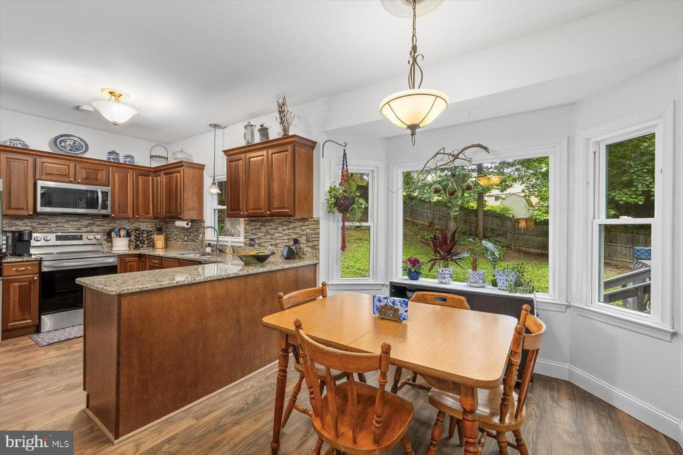 1218 Heatherbrook Court photo 5
