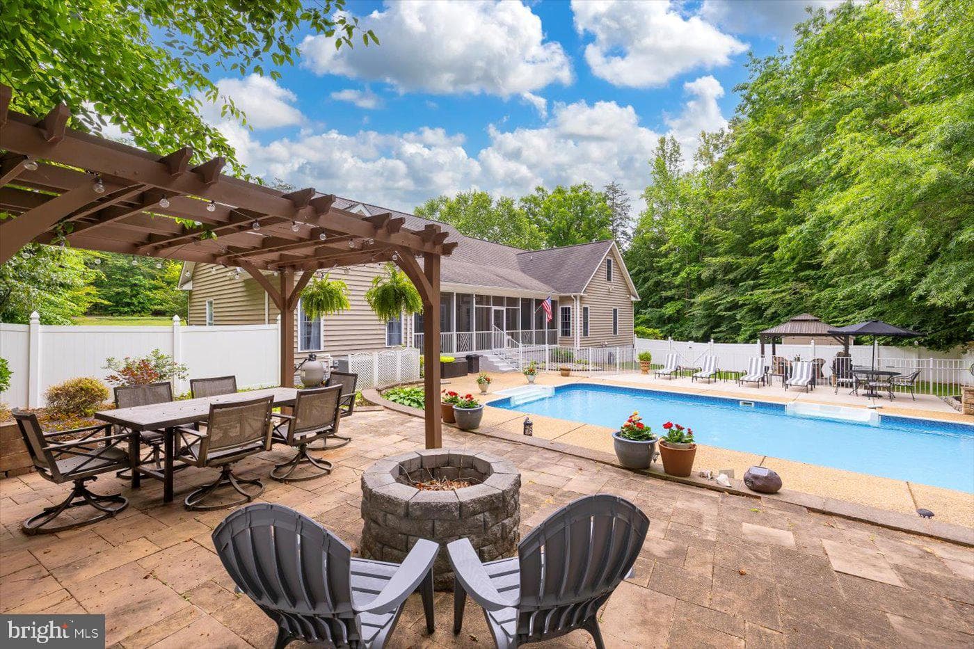 10716 Villa Way photo 4