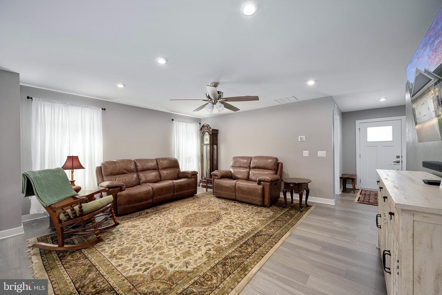 7424 Brentford Terrace photo 25