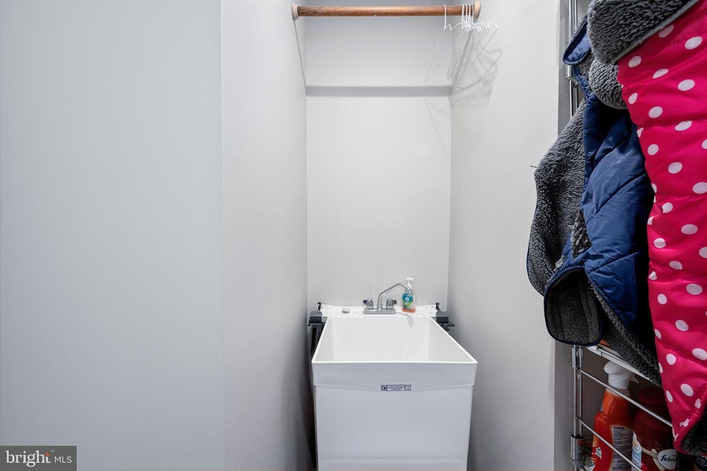 7424 Brentford Terrace photo 50
